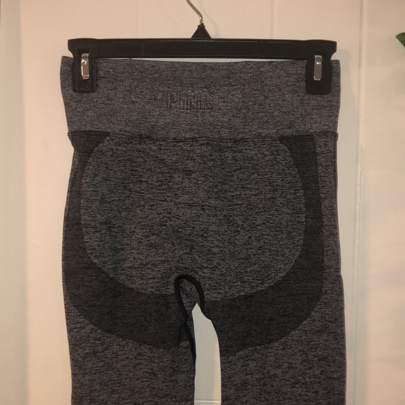 Victoria’s Secret Pink small gray sport leggings - Picture 6 of 9